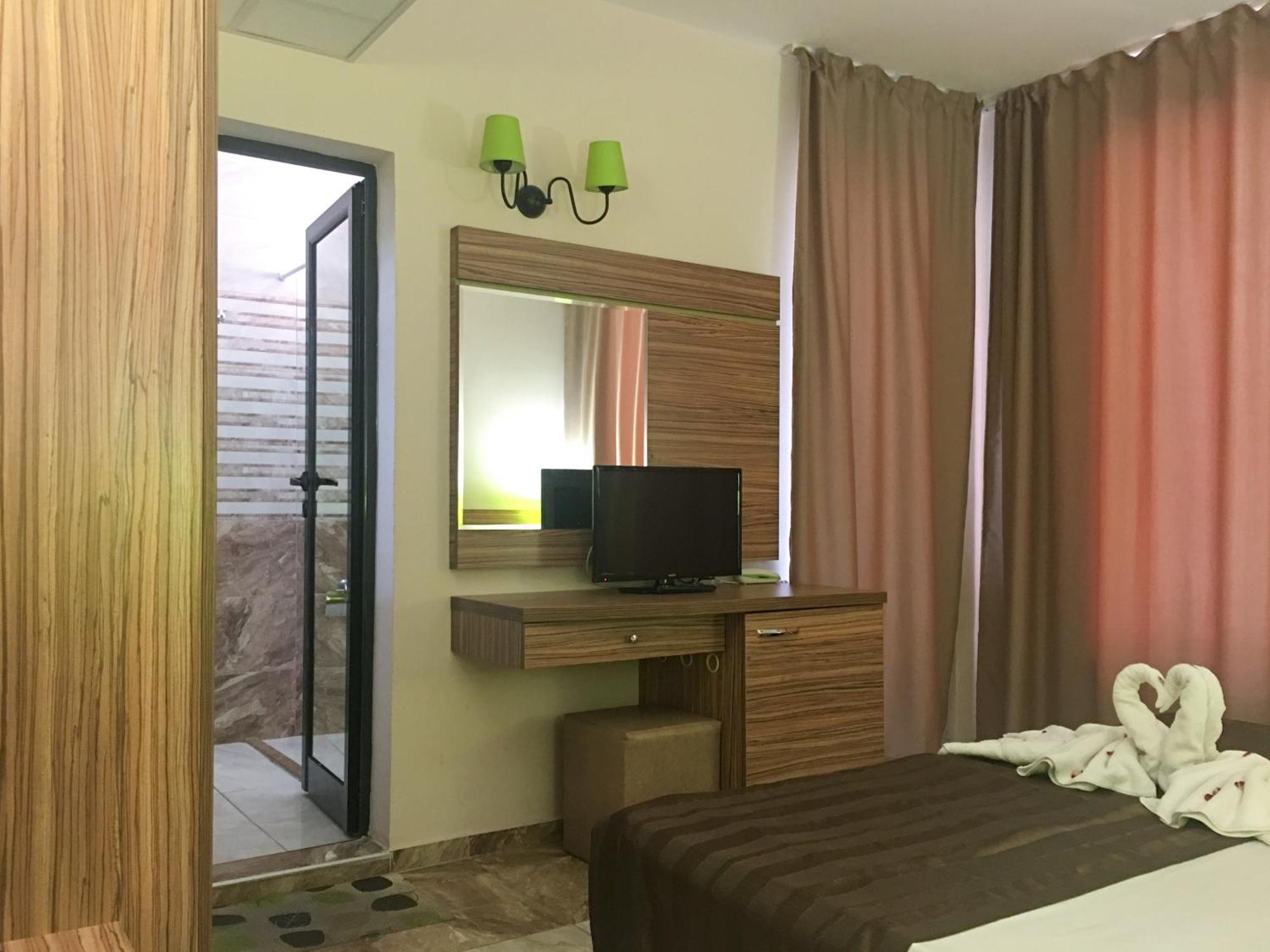 Tia Maria Is Situated In The Southern Part Of The Sunny Beach Resort Exterior foto