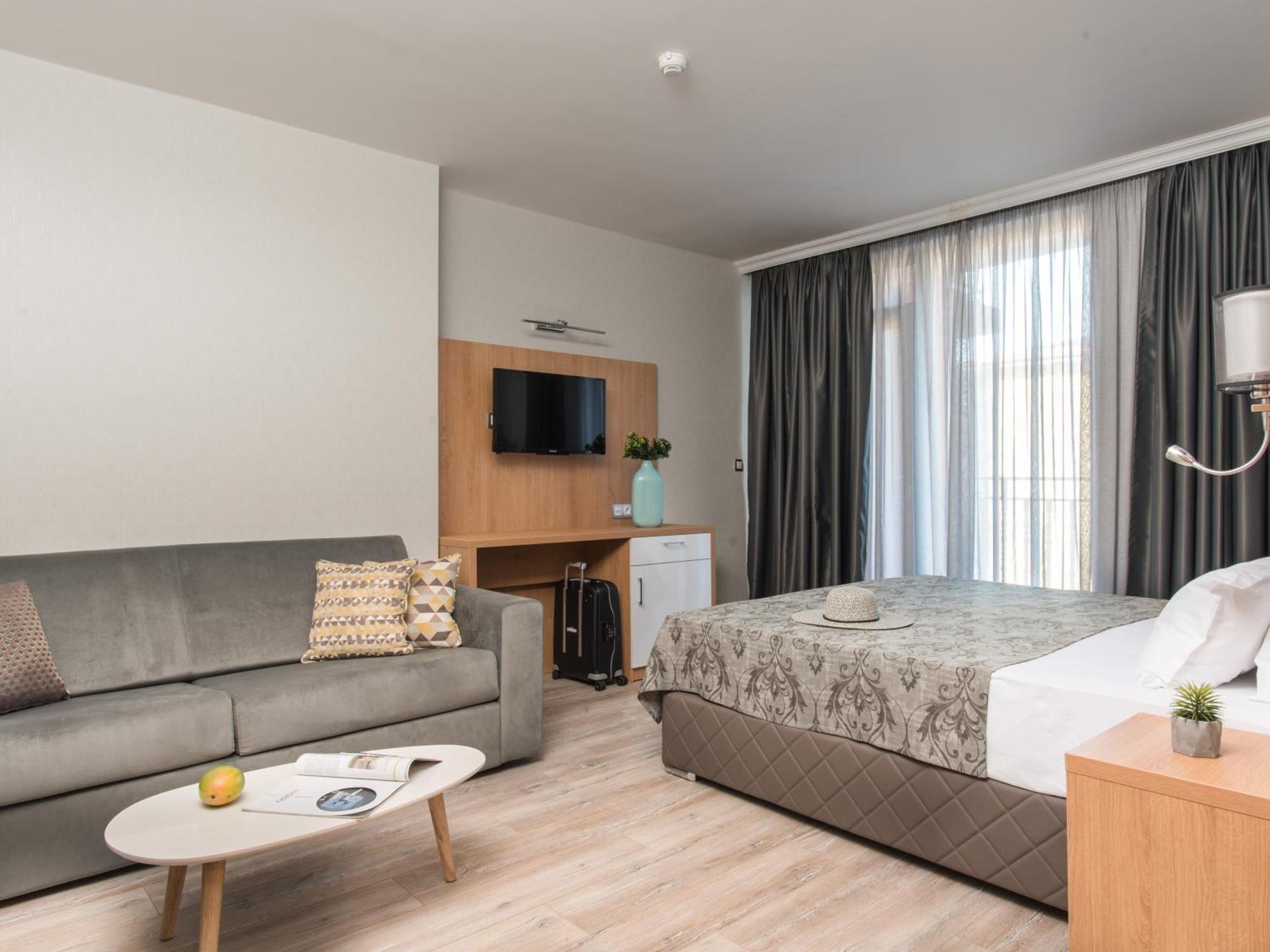 Tia Maria Is Situated In The Southern Part Of The Sunny Beach Resort Exterior foto