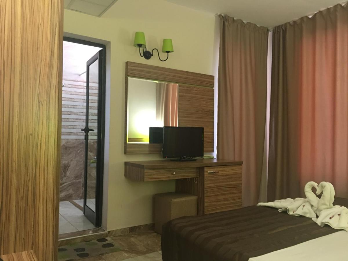 Tia Maria Is Situated In The Southern Part Of The Sunny Beach Resort Exterior foto